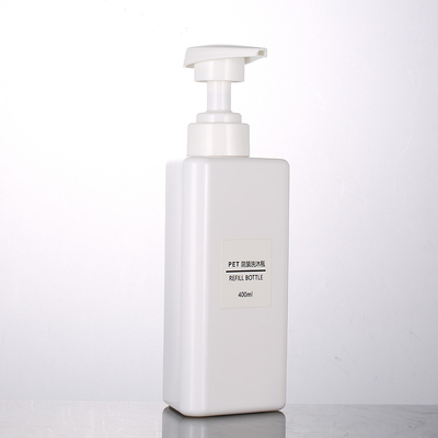 ขายส่ง 100ml 200ml 300ml รูปสามเหลี่ยมรีไซเคิลพลาสติก PET โลชั่นคอนเทนเนอร์ปั๊มสุญญากาศสีดำ 500ml ขวดแชมพู
